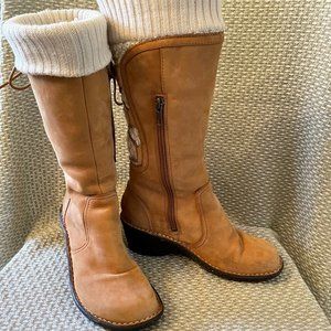 UGG SKYLAR CHESTNUT WEDGE BOOTS Sz. 8